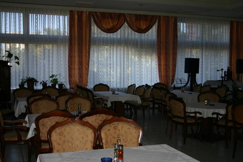 Hotel Bulgaria Dobrich Bagian luar foto